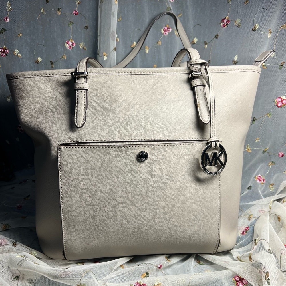 Michael Michael Kors Jet Set Tote